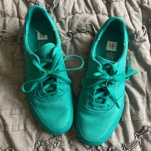 Green canvas Adidas